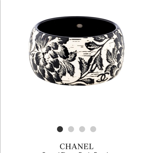 Chanel - Picture 3 of 4